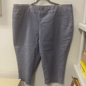 Croft & Barrow Gray Capris